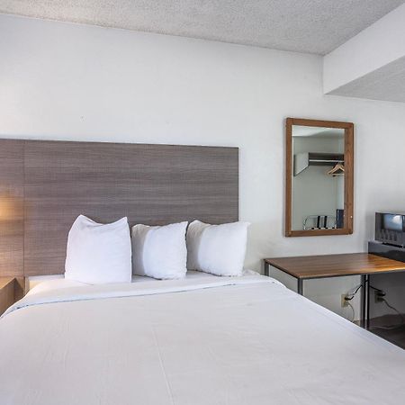 Coastal Breeze Inn モロ・ベイ エクステリア 写真