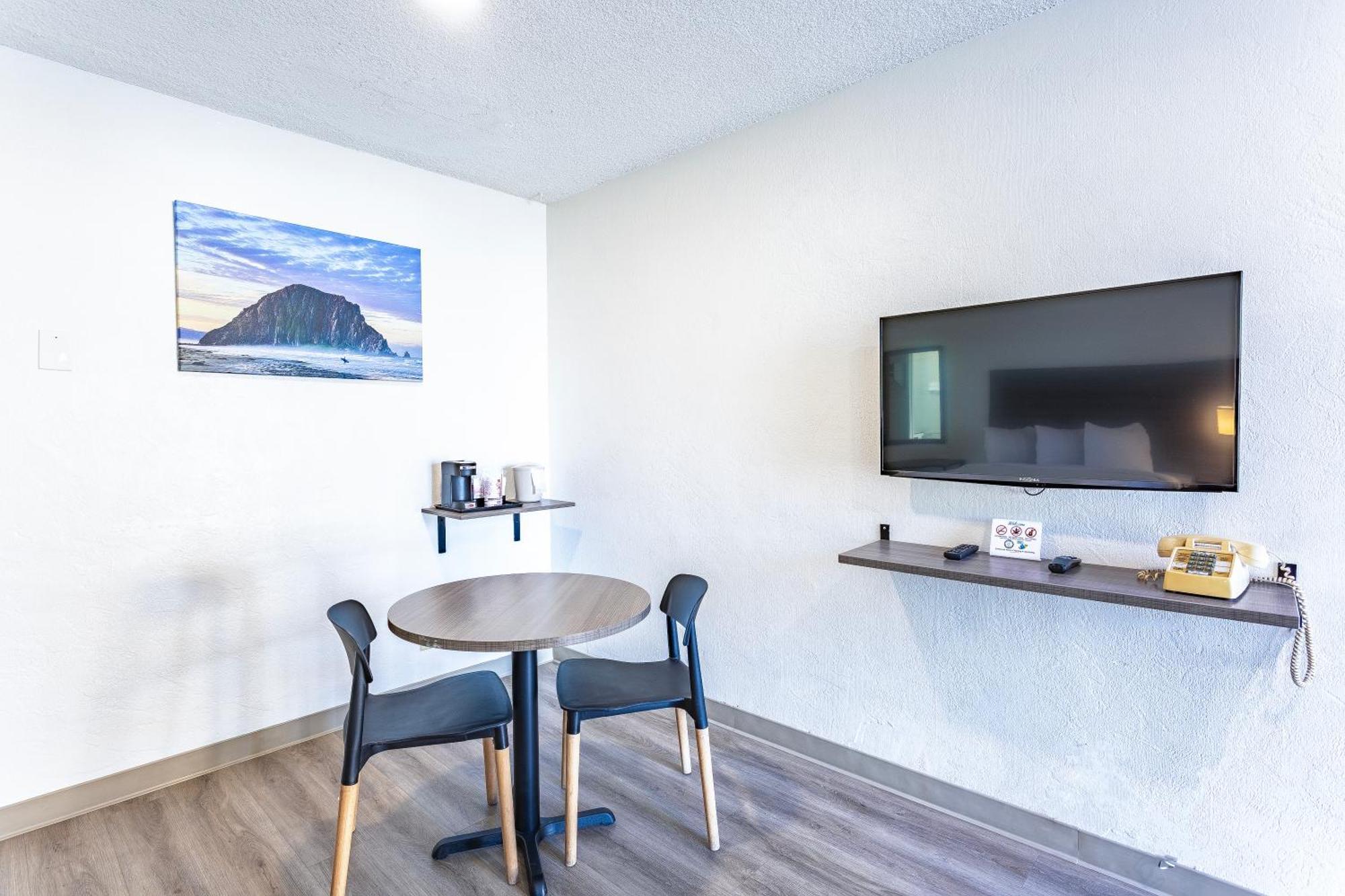 Coastal Breeze Inn モロ・ベイ エクステリア 写真