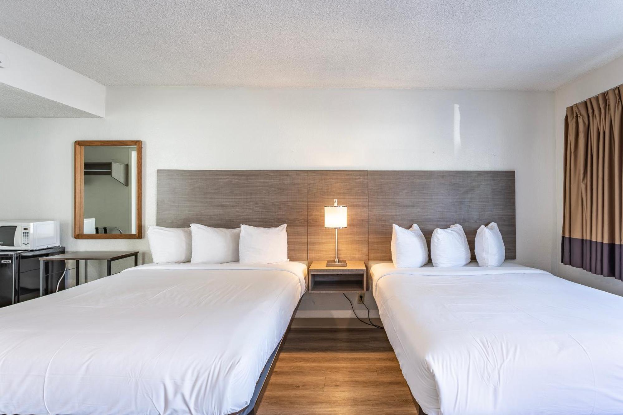 Coastal Breeze Inn モロ・ベイ エクステリア 写真