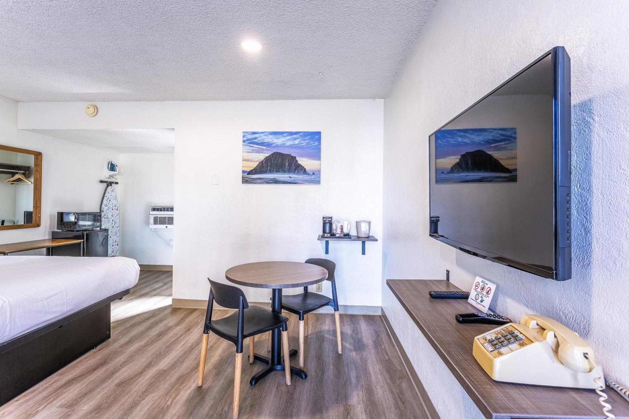 Coastal Breeze Inn モロ・ベイ エクステリア 写真