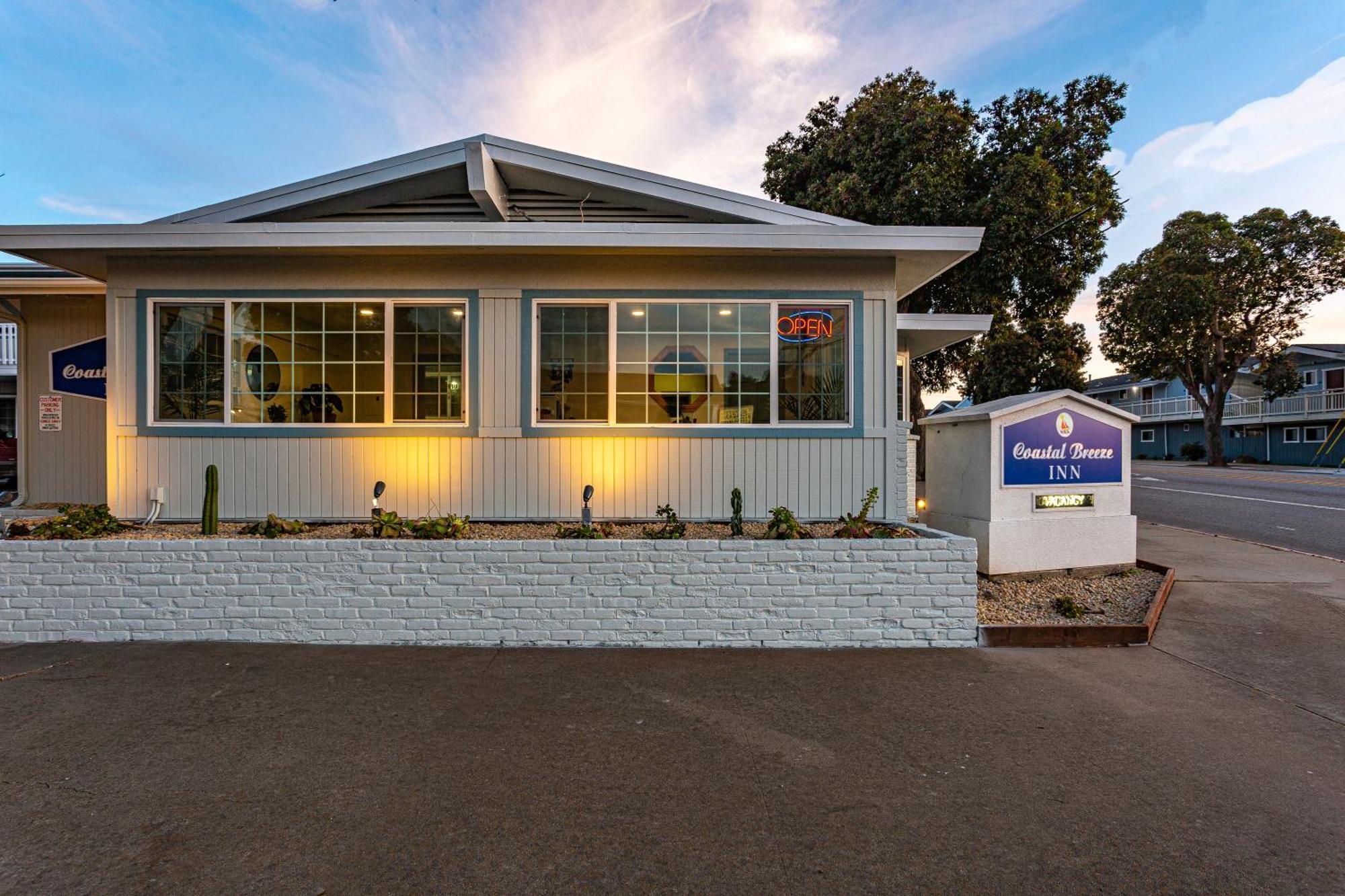 Coastal Breeze Inn モロ・ベイ エクステリア 写真